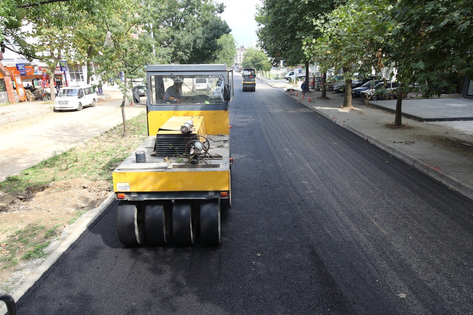 ATA CADDESİ SICAK ASFALTA KAVUŞTU